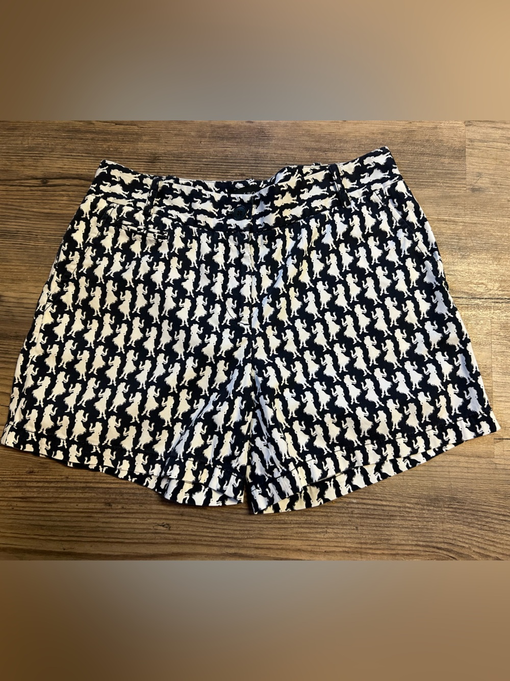 Talbots Navy and Cream Hula dancer Print Button-Front chino shorts size 2